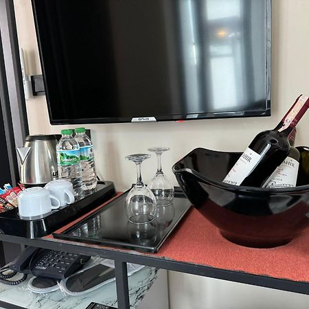 The Queen Airport Hotel-Round Trip Airport Service Arnavutkoy 外观 照片