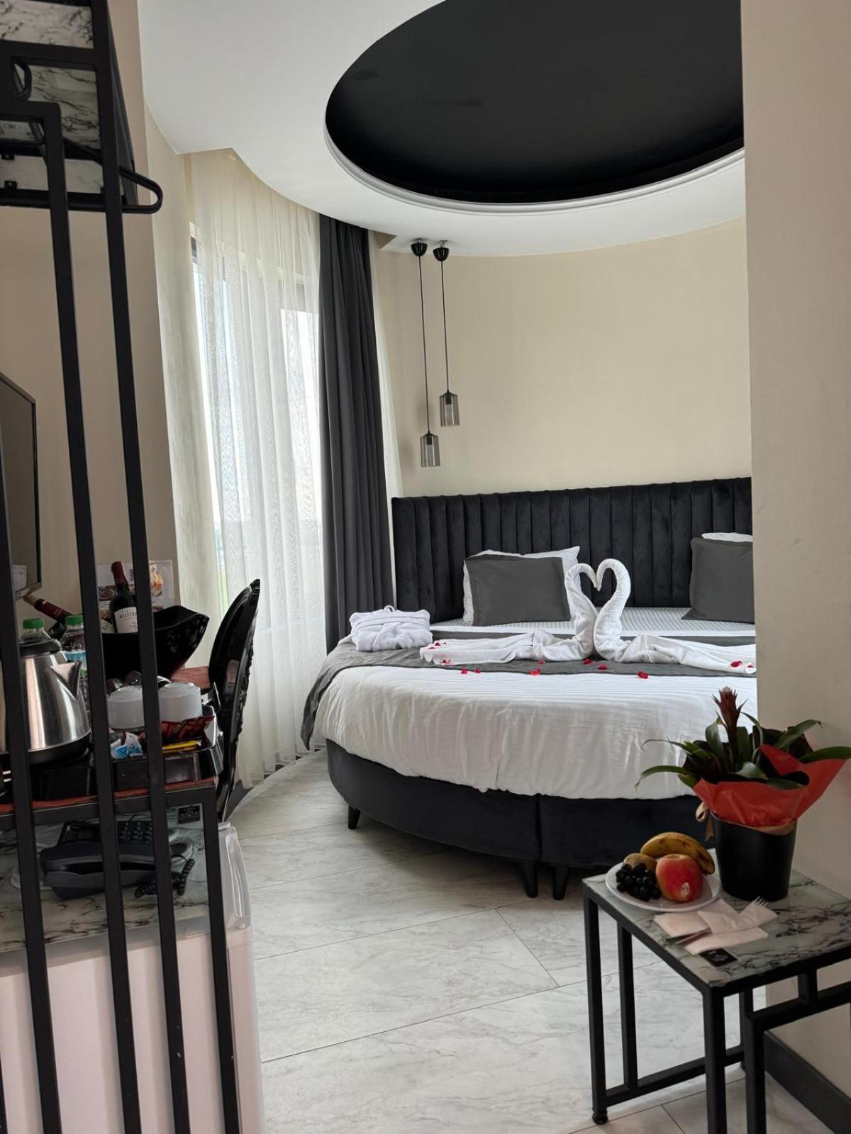 The Queen Airport Hotel-Round Trip Airport Service Arnavutkoy 外观 照片